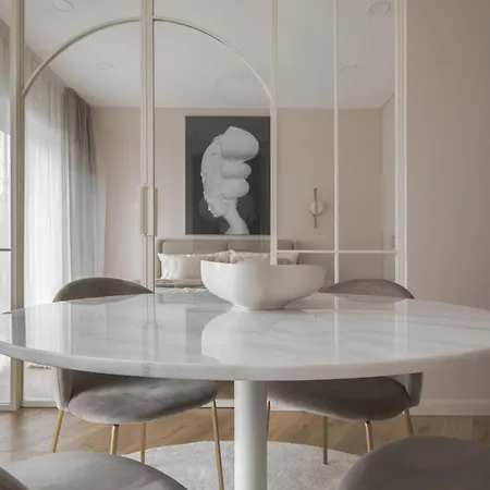 Ivis House - Elegant With Church View In Old Town Апартаменти