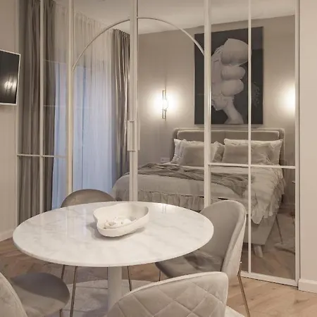 Апартаменти Ivis House - Elegant With Church View In Old Town Вільнюс