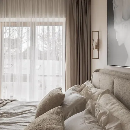 Ivis House - Elegant With Church View In Old Town Vilnius