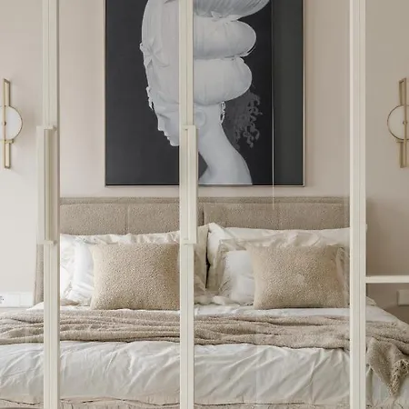 Ivis House - Elegant With Church View In Old Town Вильнюс