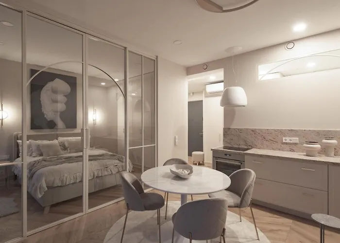 Ivis House - Elegant With Church View In Old Town * Vilnius