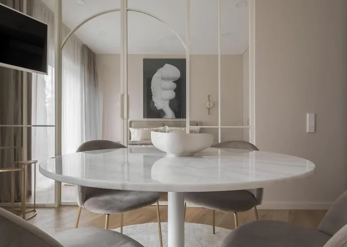 Ivis House - Elegant With Church View In Old Town Lejlighed