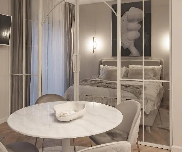 アパート Ivis House - Elegant With Church View In Old Town ヴィリニュス