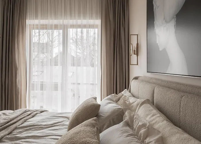 Ivis House - Elegant With Church View In Old Town Vilnius