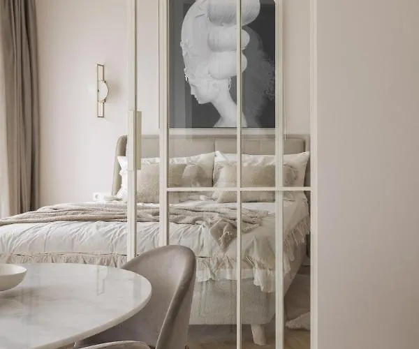 Ivis House - Elegant With Church View In Old Town