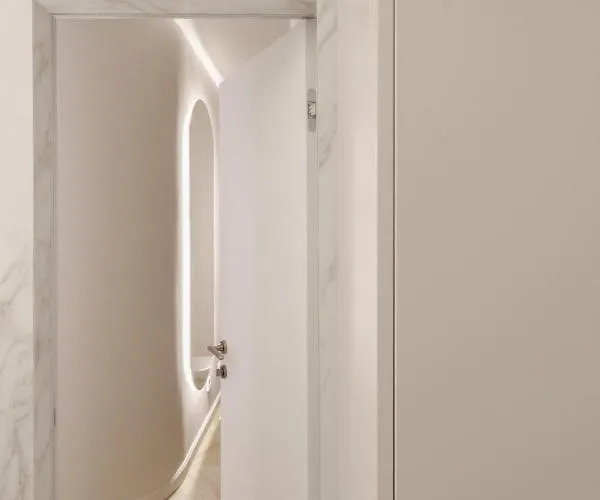 Ivis House - Elegant With Church View In Old Town *