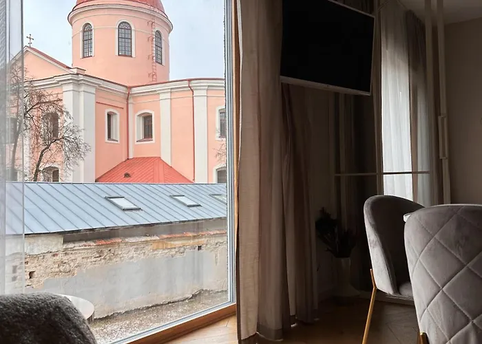 Ivis House - Elegant With Church View In Old Town *