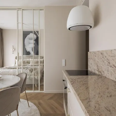 Ivis House - Elegant With Church View In Old Town