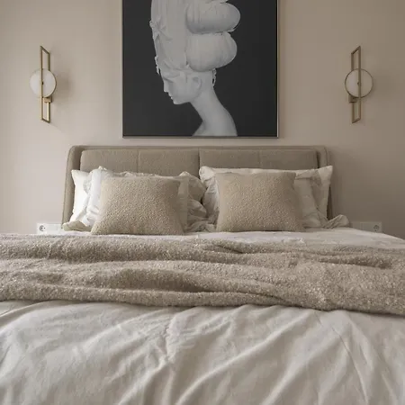 Lägenhet Ivis House - Elegant With Church View In Old Town *