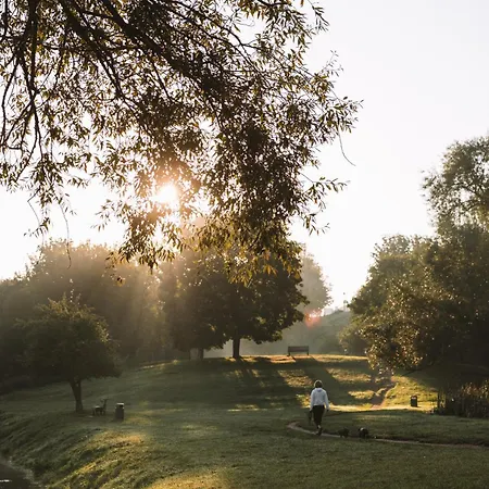 Ivis House - Elegant With Church View In Old Town *