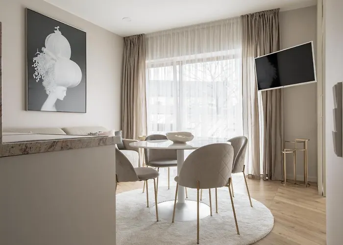 Ivis House - Elegant With Church View In Old Town Appartamento