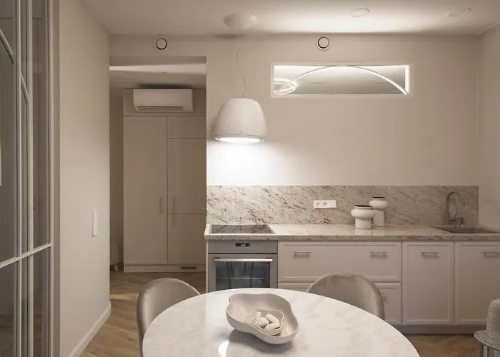 Appartamento Ivis House - Elegant With Church View In Old Town *