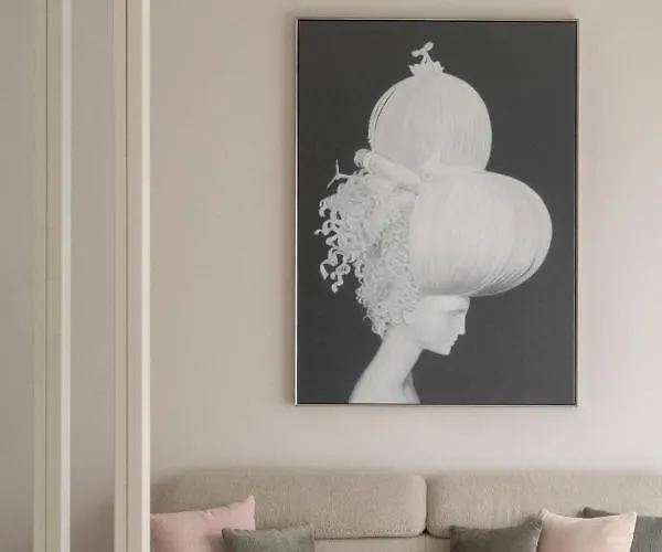 Ivis House - Elegant With Church View In Old Town Appartamento