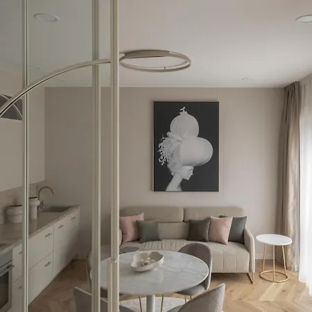 Ivis House - Elegant With Church View In Old Town Apartment