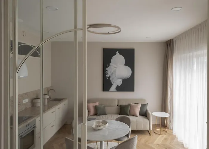 Ivis House - Elegant With Church View In Old Town Appartement