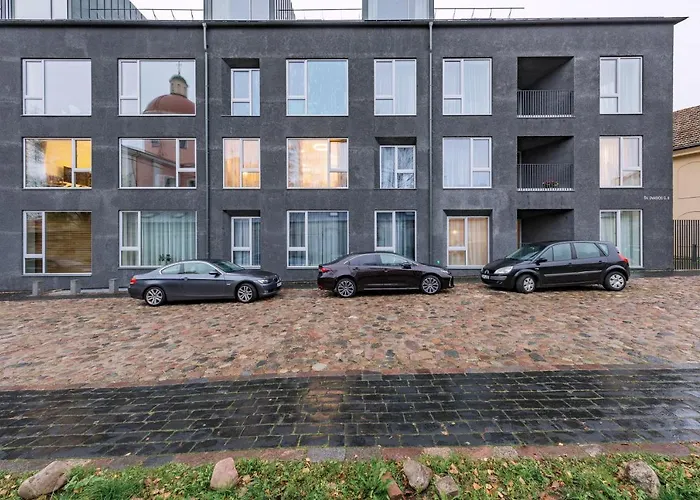 Ivis House - Elegant With Church View In Old Town *