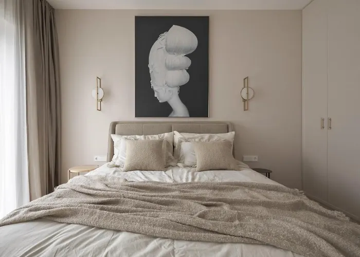 Ivis House - Elegant With Church View In Old Town *